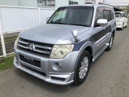 Used Mitsubishi PAJERO