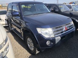 Used Mitsubishi PAJERO