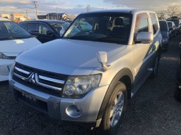 Used Mitsubishi PAJERO