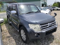 Used Mitsubishi PAJERO