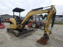 Used CAT EXCAVATOR