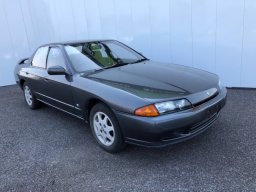 Used NISSAN SKYLINE