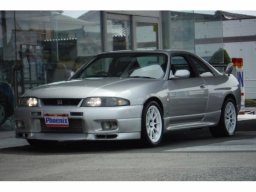 Used Nissan SKYLINE