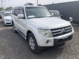 Used Mitsubishi PAJERO