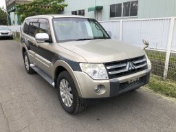 Used Mitsubishi PAJERO